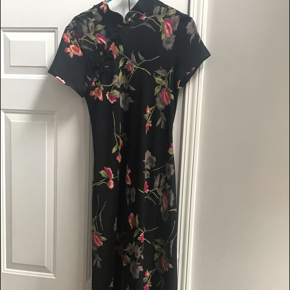 Ronni Nicole black dress